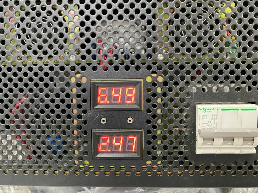 arbin machine with spsturn on the switching power supply